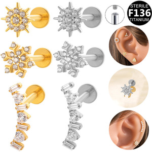 Clous d'oreilles en titane Snowflake G23 stériles F136 pour bijoux de piercing - Product Image 1