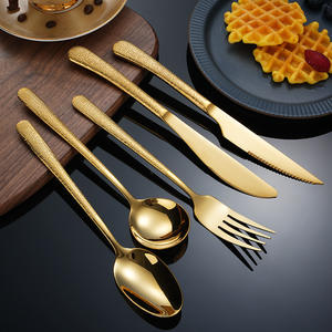 Juego de cubiertos de acero inoxidable 304 dorado con mango martillado para comedor occidental y uso en fiestas - Product Image 2