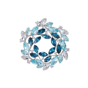 Broche de Cristal em Formato de Guirlanda, Corsage Floral Requintado, Decoração Elegante e Versátil para Casacos e Ternos Femininos - Product Image 3
