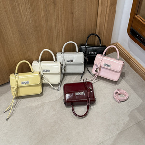 Nuevo Bolso de Mano de Lujo para Mujer, Diseño de Cadena Cruzada, Estilo Vintage, Mini Bolso de Cuero con Forro de PU - Product Image 1