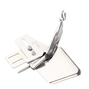 Máquina de coser doméstica DY123 con engranaje de acero, <span class=keywords><strong>remalladora</strong></span> de tubos, doble remallado, tubular de apertura de anillo de cuatro pliegues - Product Image 1