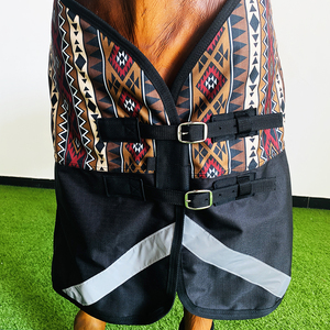 Oem Uitstekende Kwaliteit Paardendekens Lichtgewicht Winter Waterdicht Paard Tapijt Winddicht Stal Paardrijdeken - Product Image 2