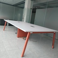 Bureau de conférence commercial simple pour 4 personnes, table de réunion minimaliste, poste de travail pour le personnel, table de bureau avec structure en métal