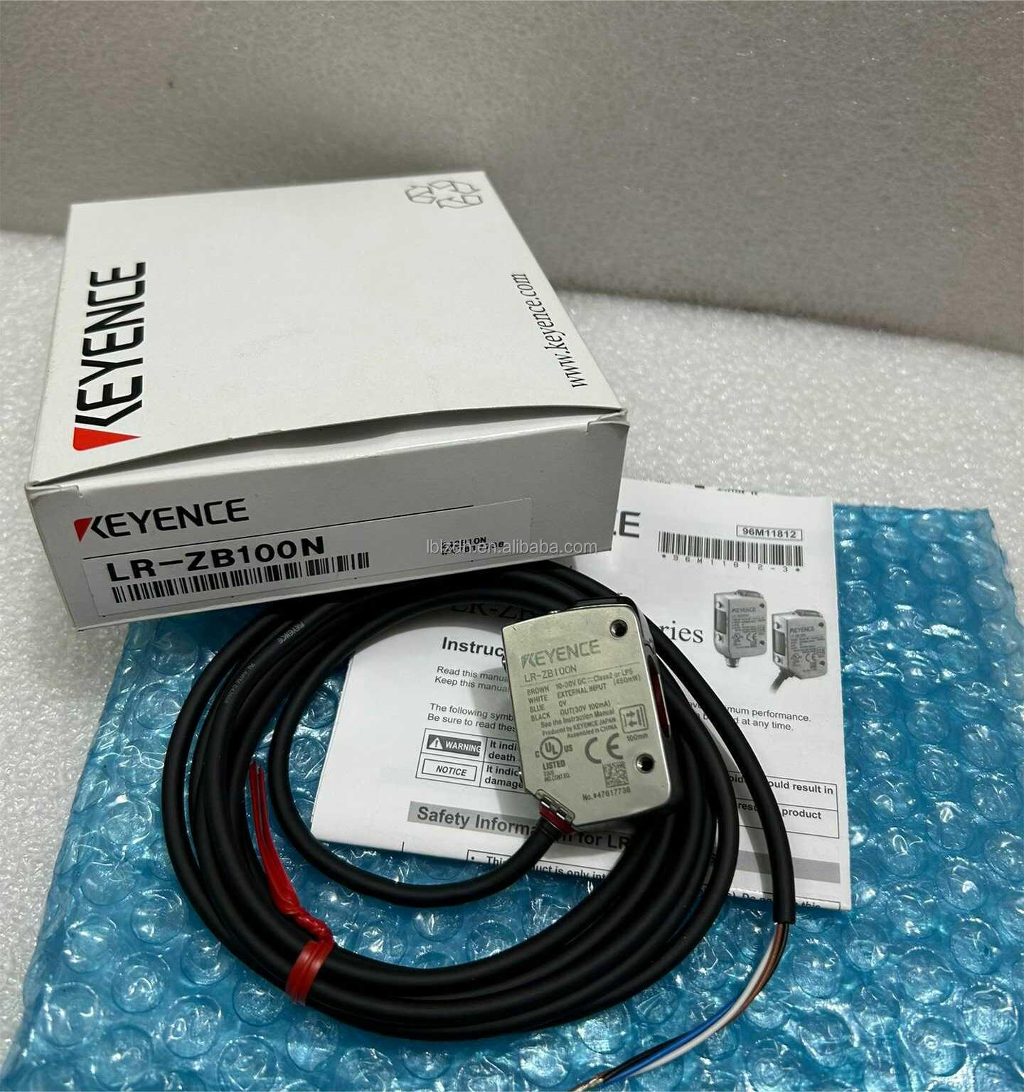 KEYENCE LR-ZB100N CMOS Laser Sensor 100mm, Red Laser Class 1