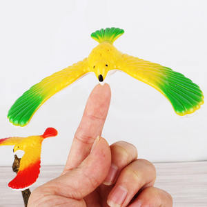 Классическая пластиковая игрушка-балансир «Летучая мышь» (орёл) с пирамидальной подставкой для детей - Product Image 6