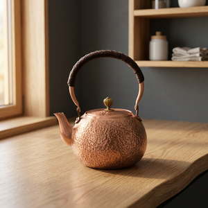กาน้ำชาทองแดงแบบจีนโบราณพร้อมฝาและหูจับ ดีไซน์ลายตอกแบบโลหะ - Product Image 4