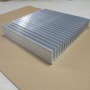 Dissipatore di calore di estrusione in alluminio personalizzato - Product Image 3