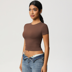 T-shirt court moulant à manches courtes pour femme, col rond, extensible et respirant, idéal pour l'entraînement sportif estival - Product Image 3
