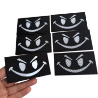 Insigne personnalisé de moral de boucle de crochet de patch réfléchissant de lueur de nuit en gros
