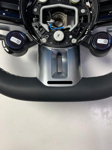 Volante Deportivo de Cuero con Botones OLED Hechos a Mano para Mercedes Benz <span class=keywords><strong>AMG</strong></span> W205 W213 W222 W463 G63 A45 <span class=keywords><strong>AMG</strong></span> C43 <span class=keywords><strong>AMG</strong></span> - Product Image 4