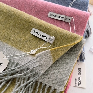 Bufanda Unisex 100% Lana Pura con Flecos, Diseño Color Block, Cálida para Otoño e Invierno, Chal de Alta Gama para Uso Diario, Bufanda Larga Informal - Product Image 6