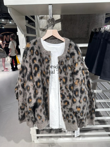 Otoño nuevo suéter estilo coreano tendencia modelos más vendidos Chaqueta de punto de leopardo de un solo pecho Mujer - Product Image 5