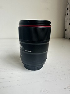 ใช้เลนส์ฟิกซ์โฟกัส Canon EF 35mm f/1.4L II USM เลนส์มุมกว้างสำหรับถ่ายภาพงานแต่งงานและงานอีเว้นท์ - Product Image 2