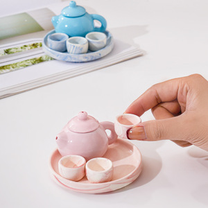 กาน้ำชาเซรามิกขนาดเล็ก พอร์ซเลน ของตกแต่งน้ำชา แก้วน้ำชาขนาดเล็กสำหรับเล่น ของตกแต่งน้ำชาแกะสลักลาย กังฟู ของใช้ในชุดน้ำชาเซรามิก - Product Image 4