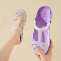 Sandales pour femmes Pantoufles EVA Semelle épaisse TPU Soft Upper Anti-Slip Pantoufles Round Toe Fashion Cave Clogs Nurse Jelly Shoes