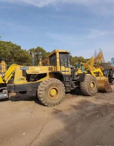 Chargeur sur pneus KOMATSU Wa470-6 Wa600-6 Original utilisé en bon état Prix bas 7 tonnes Le poids en ordre de marche comprend le noyau de la pompe à moteur - Product Image 1