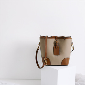 Sac à main bandoulière en cuir véritable à cordon de serrage, résistant à l'eau, avec logo personnalisé, style litchi, pour femmes - Product Image 3