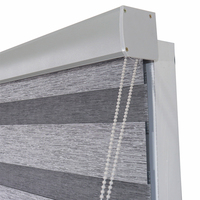 Stores verticaux occultants de haute qualité avec contrôle de la lumière, en tissu polyester écologique, design minimaliste durable