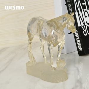 Modern ev dekor hayvan heykel reçine şeffaf reçine at heykeli - Product Image 3