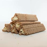 2024 Offre Spéciale Échantillon gratuit Snack à base de céréales Sandwich au chocolat au lait avec biscuit au chocolat Biscuit