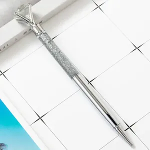 Un bolígrafo de punta de diamante de escritura suave es ideal para regalos personalizados para la futura novia. - Product Image 6
