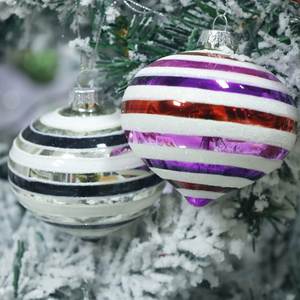 Adornos Navideños Colgantes en Forma de Bola para Decoración Navideña 2025 - Product Image 2