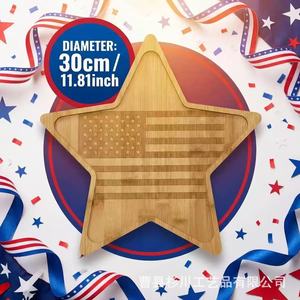 Bandeja de servir de madera en forma de estrella con diseño de bandera estadounidense, plato decorativo de bambú para aperitivos de fiesta y tabla de quesos - Product Image 3