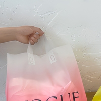 Sac fourre-tout en plastique dégradé givré réutilisable avec impression de logo pour l'emballage de vêtements et de cadeaux