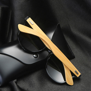 2024 Vente en Gros Prix Compétitif Logo Personnalisé UV400 Lunettes <span class=keywords><strong>de</strong></span> <span class=keywords><strong>Soleil</strong></span> Unisexe en <span class=keywords><strong>Bois</strong></span> Recyclé et Bambou - Product Image 4