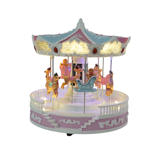 <span class=keywords><strong>Adornos</strong></span> Navideños <span class=keywords><strong>de</strong></span> Carrusel Rosa con Luces LED <span class=keywords><strong>de</strong></span> Plástico, con Figura <span class=keywords><strong>de</strong></span> Galleta <span class=keywords><strong>de</strong></span> Jengibre y Reno en Movimiento - Product Image 2