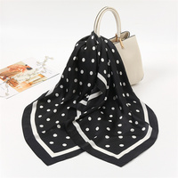 Écharpe carrée en satin de soie à pois noirs et blancs classiques, mode féminine, décoration de sac, foulard, 50 cm, tour de cou