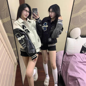 سترة بيسبول أمريكية الطراز للجنسين مضادة للبكتيريا من البوليستر/القطن مع تطريز، تصميم ربيعي جديد بطراز قديم للأزواج بياقة عالية - Product Image 1