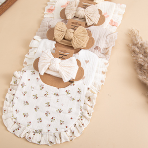 Juego de 2 piezas: Baberos y diademas de algodón con estampado floral para recién nacidos, con borde con volantes y cierre de botón, toalla para la saliva - Product Image 5