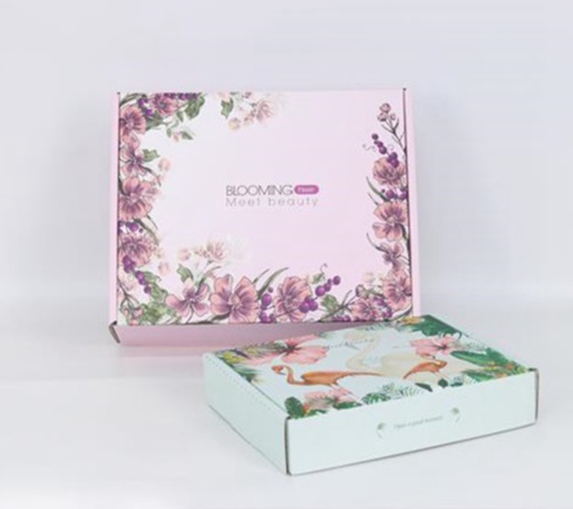 Custom Logo Luxury Colored Foldable Eco Friendly Coated Paper Recyclable Gift Packaging Flat Mailing Shipping Matt Lamination