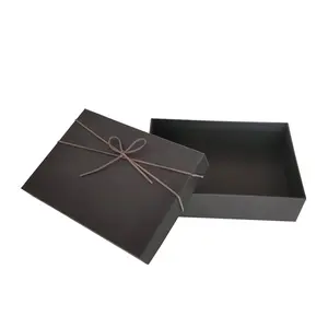 고급 신발 및 선물 포장을 재사용 할 수있는 탄성 활이있는 블랙 엘레강스 나비 매듭 상자 프리미엄 종이 보드