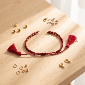 BCL1192 Pulsera Ajustable <span class=keywords><strong>de</strong></span> Borla <span class=keywords><strong>Trenzada</strong></span> Roja con <span class=keywords><strong>Cadena</strong></span> en Blanco y Cuentas Espaciadoras Doradas, Suministro para Fabricación <span class=keywords><strong>de</strong></span> Pulseras DIY Semiterminadas - Product Image 1
