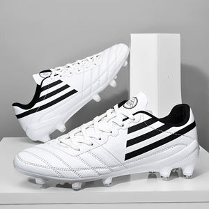 Chaussures de football en salle pour hommes, tige en maille respirante, semelle en caoutchouc antidérapante, semelle extérieure plate, adaptées à la pratique du <span class=keywords><strong>futsal</strong></span> - Product Image 2