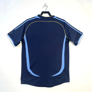 <span class=keywords><strong>Camiseta</strong></span> de Fútbol <span class=keywords><strong>Azul</strong></span> Sublimada Barata 2006, Delgada, Transpirable, de Secado Rápido, Uniforme de Fútbol Retro Personalizado para Equipos - Product Image 2