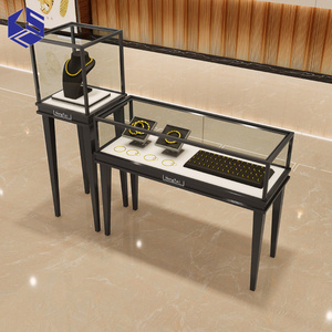 ตู้โชว์ไฟ LED ทำจากไม้ทนทานแบบกำหนดเองสำหรับร้านเครื่องประดับห้างสรรพสินค้าและซูเปอร์มาร์เก็ต - Product Image 1