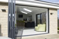 AS2047 Australia estándar balcón baño restaurante sin marco de aluminio plegable ventanas correderas Puertas para cafetería tienda
