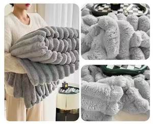 도매 맞춤형 단색 부드러운 사우나 플러피 퍼 따뜻한 스트라이프 담요 겨울 숄 소파 담요 - Product Image 3