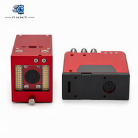 Système de vision industrielle pour le soudage avec caméra de surveillance et caméra de guidage laser pour les soudures