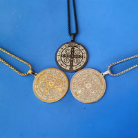 Colliers catholiques en acier inoxydable Saint Benoît, accessoires religieux, protection, dévotion, croix, inscriptions, pendentif