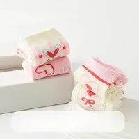 E-tailer Lot Enfants Chaussettes En Coton Doux Coréen Amour Coeur Fleur Imprimer Bébé Fille Chaussettes Automne Hiver Chaud Enfants Moyen Tube