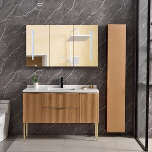 Grand <span class=keywords><strong>meuble</strong></span> de salle de bain moderne au sol avec pieds de <span class=keywords><strong>lavabo</strong></span> Armoires de salle de bain avec miroir <span class=keywords><strong>Meuble</strong></span>-<span class=keywords><strong>lavabo</strong></span> - Product Image 2