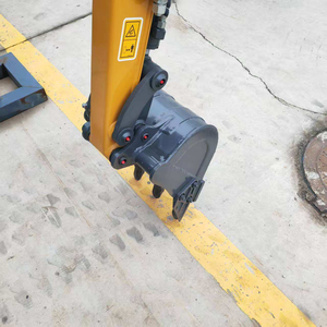 Mini-excavatrice hydraulique haute performance jaune 1,2t XE10U sur chenilles avec flèche déportable et chenilles rétractables pour une performance optimale - Product Image 6