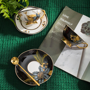 Juego de Taza y Platillo de Cerámica Europea de Alta Estética, en Forma de Corazón, Multicolor, Resistente al Calor, Duradero, para el Té de la Tarde - Product Image 4