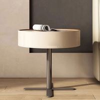 Table de chevet ronde minimaliste tendance INS avec panneau en cuir et finition noyer chaud, table de chevet moderne pour chambre à coucher