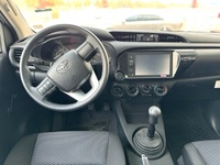 Toyota Hilux 2.8T automatique d'occasion, pick-up, fabriqué en septembre 2022, peinture d'origine, parfait état.