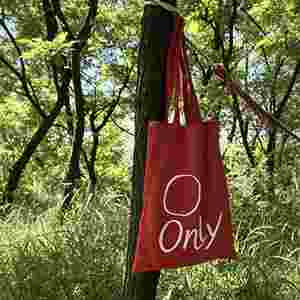 Sac fourre-tout en toile de haute qualité avec fermeture à l'épaule, motif lettres, réutilisable pour le shopping, les voyages et le quotidien - Product Image 2